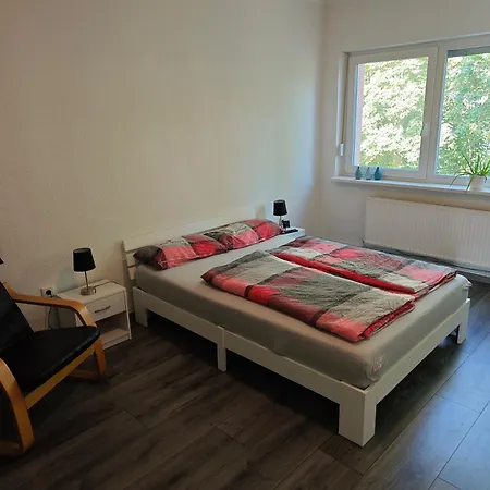 Grosse Mit Balkon Zentral In